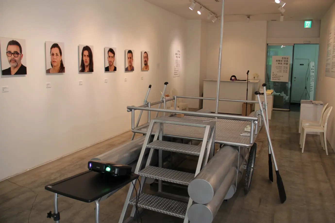 Ix-xogħol taċ-ċattra installat fil-gallerija